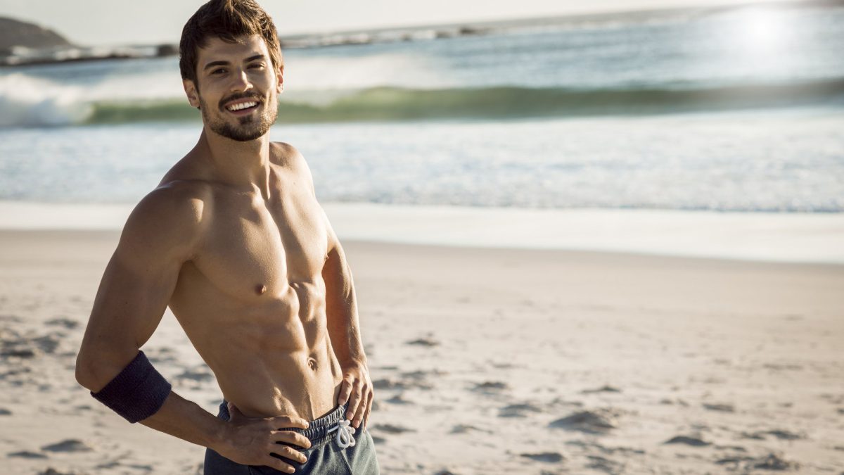 اصلاح ایمن موی بدن مردان با تیغ