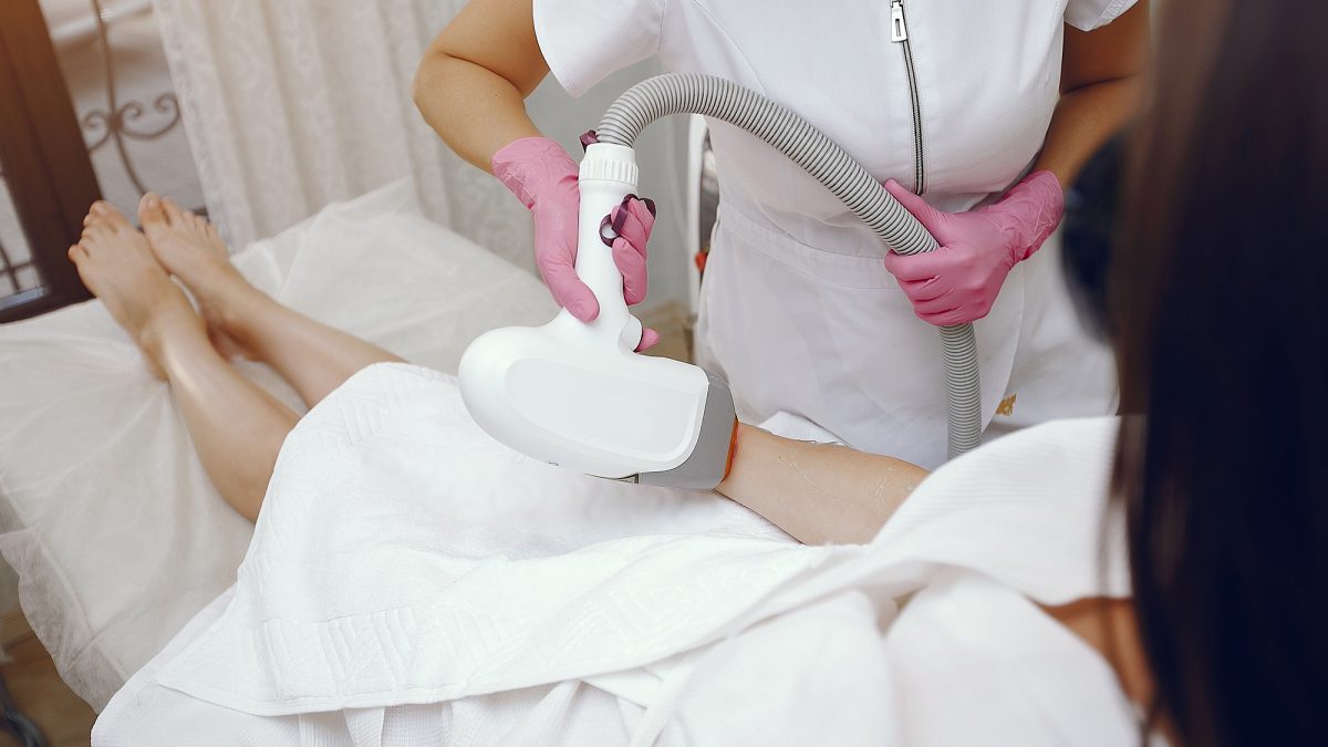 مزایا و معایب لیزر موهای زائد که باید بدانید